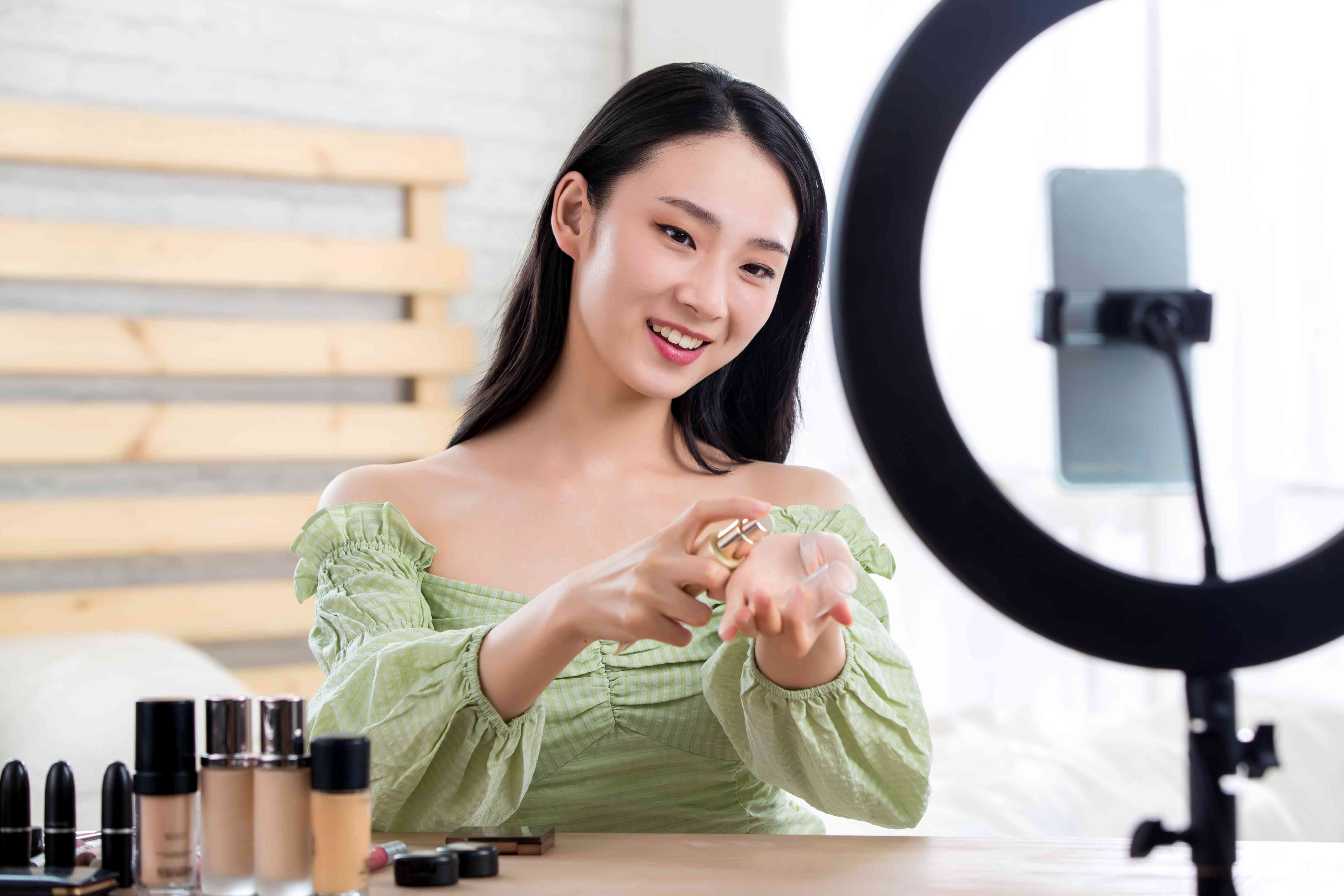 直播电商风口依旧，积云教育助力学员站稳短视频赛道